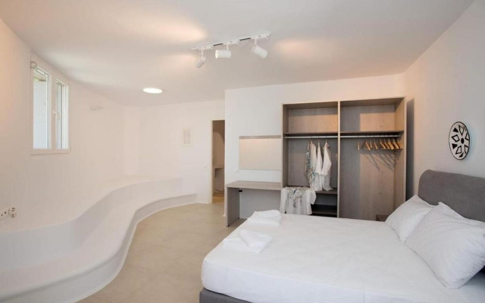 Blue Studio Cavo Delos