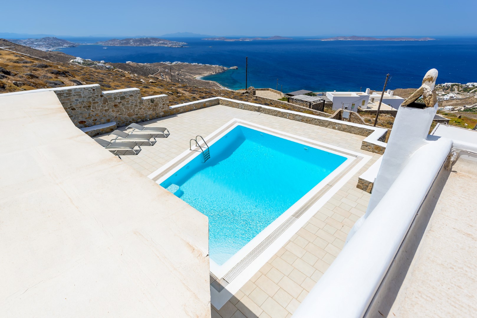 Lighthouse Villa hero 2