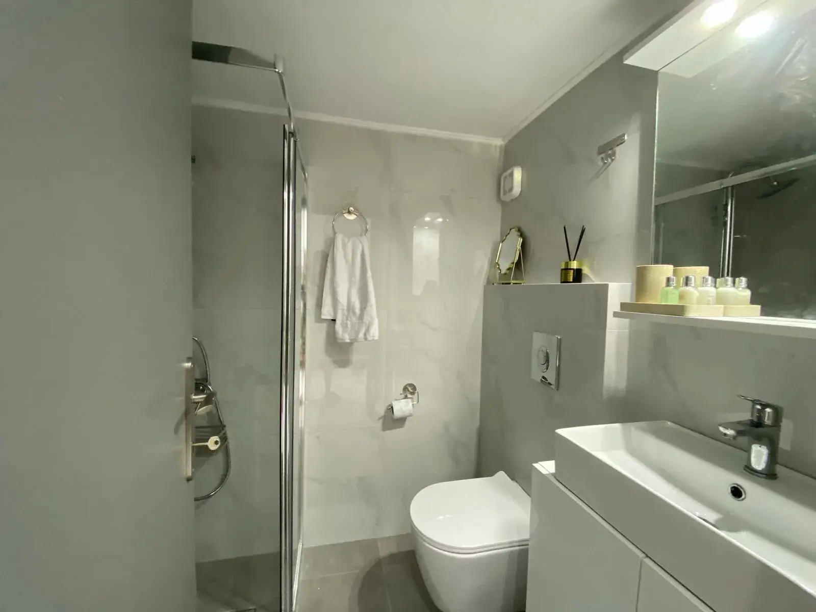 Loutraki Beachfront Flat, Loutraki, Peloponnese, photo 1