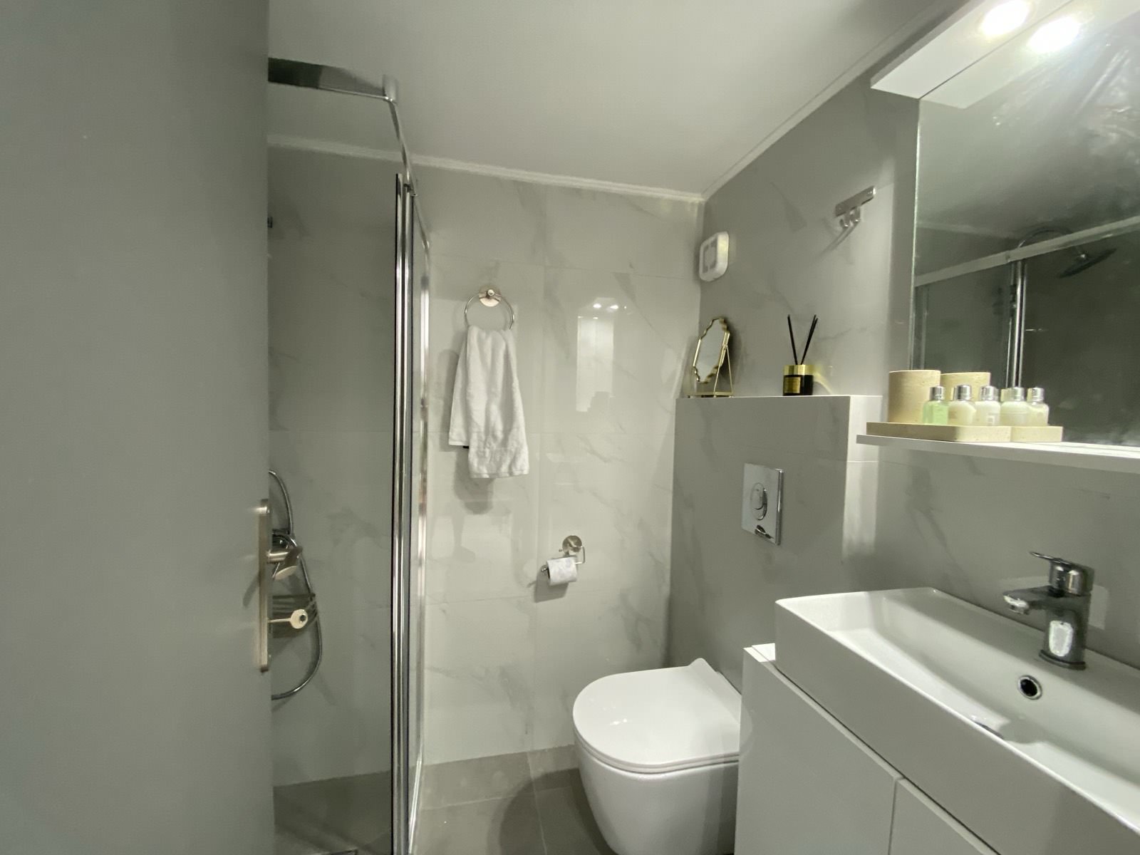 Loutraki Beachfront Flat gallery 6