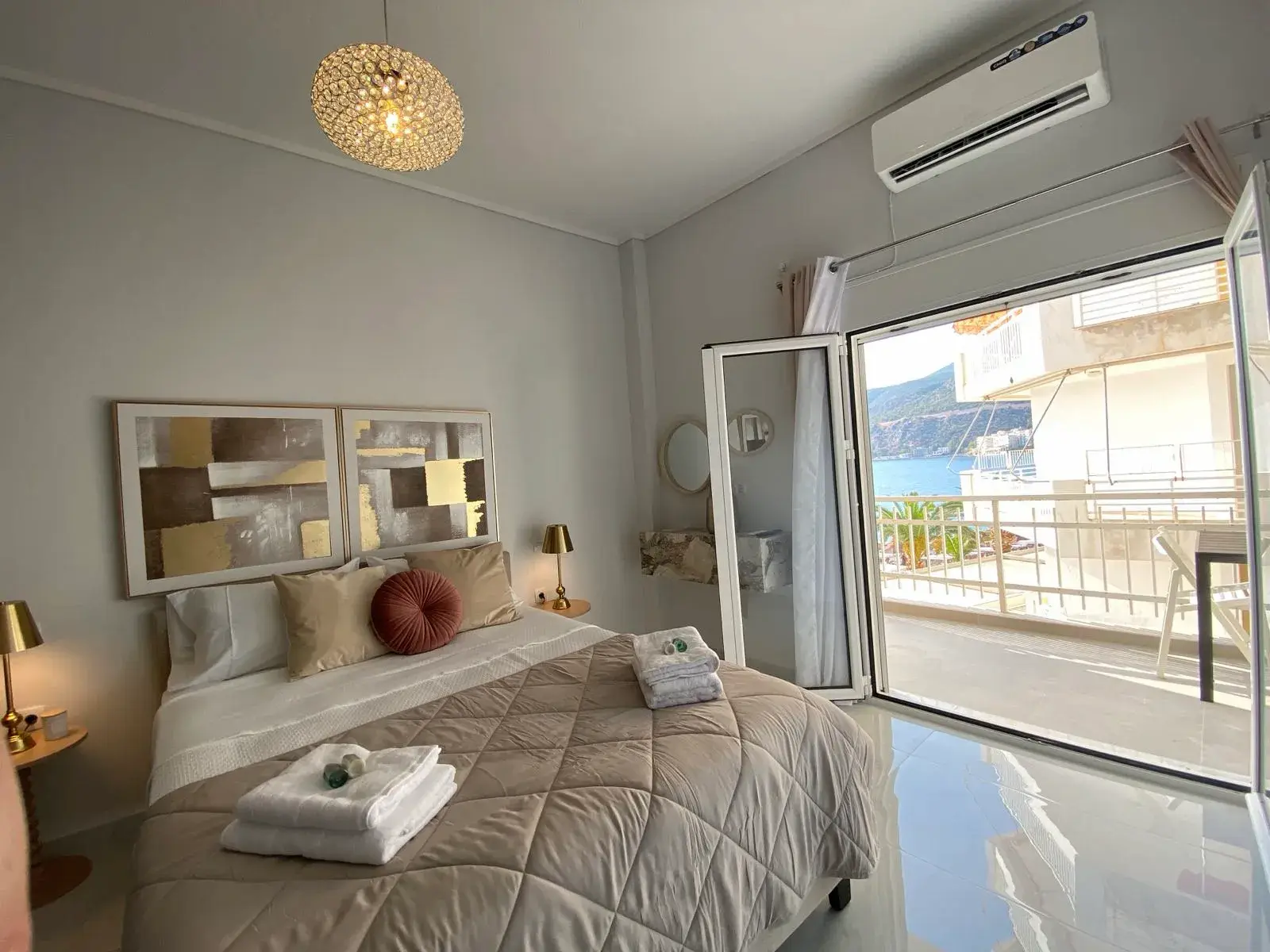 Loutraki Beachfront Flat, Loutraki, Peloponnese, photo 6