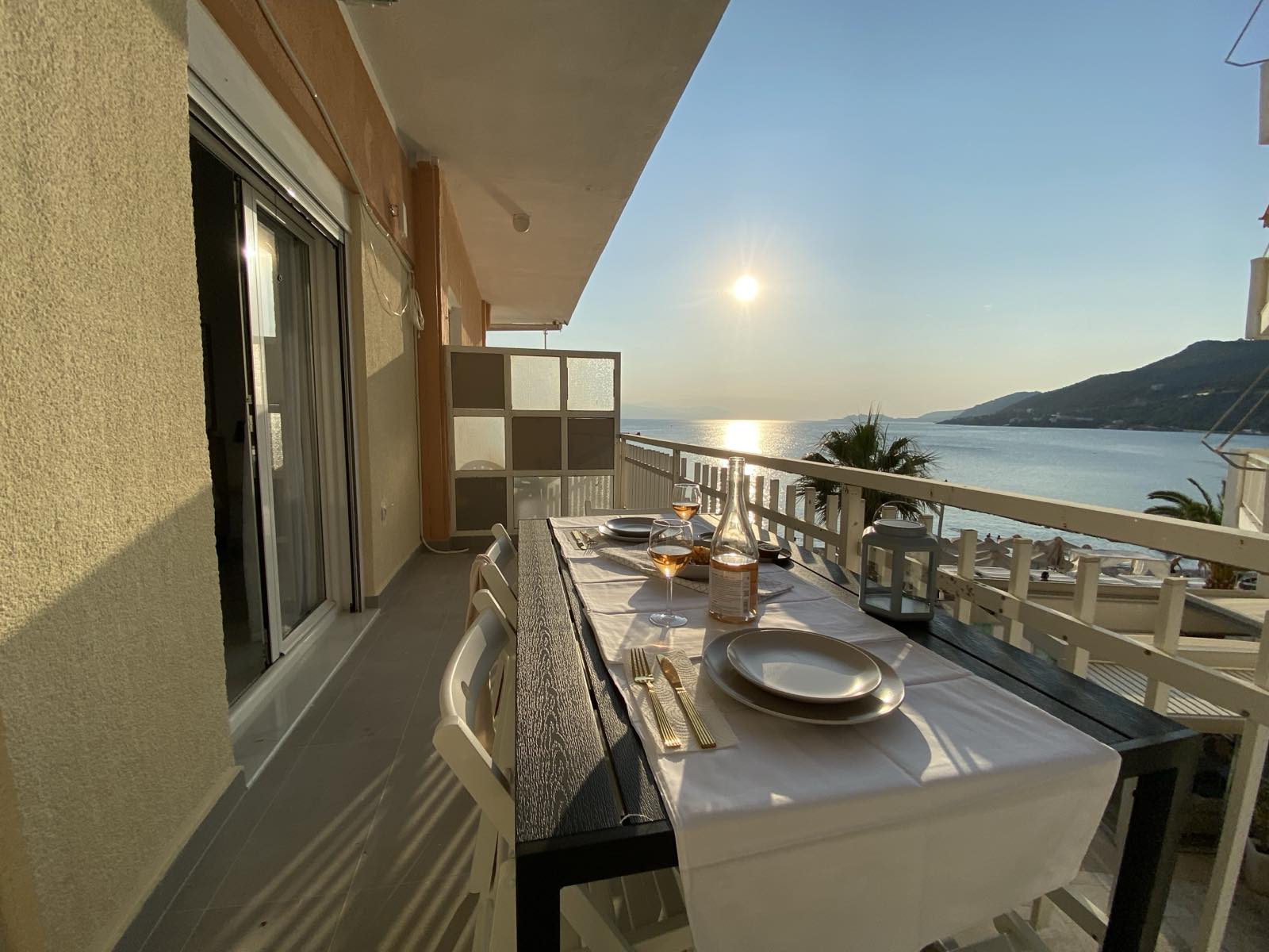 Loutraki Beachfront Flat hero 2